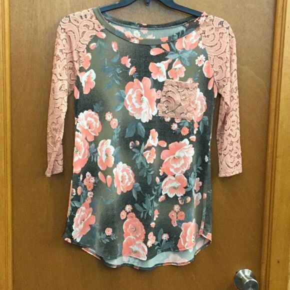Med No Label pink gray floral top - Picture 1 of 5